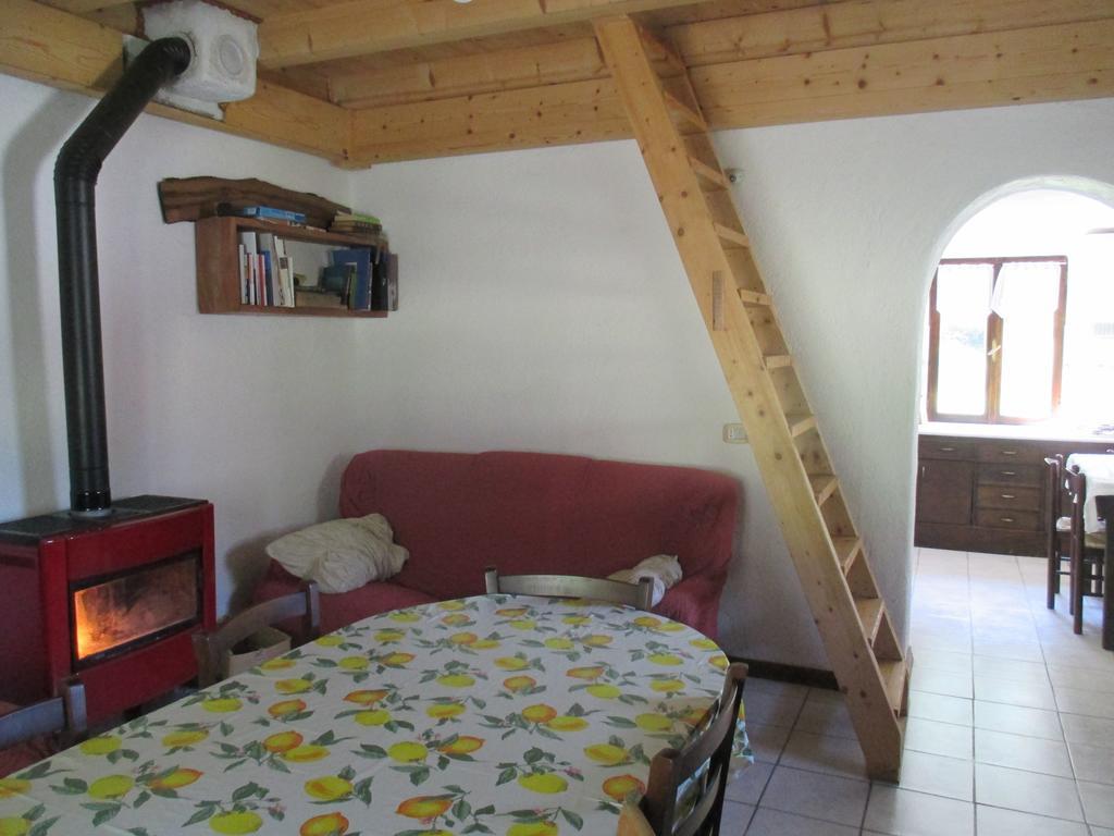B&B L'Asinello Rampante อาร์ตา แตร์เม ภายนอก รูปภาพ